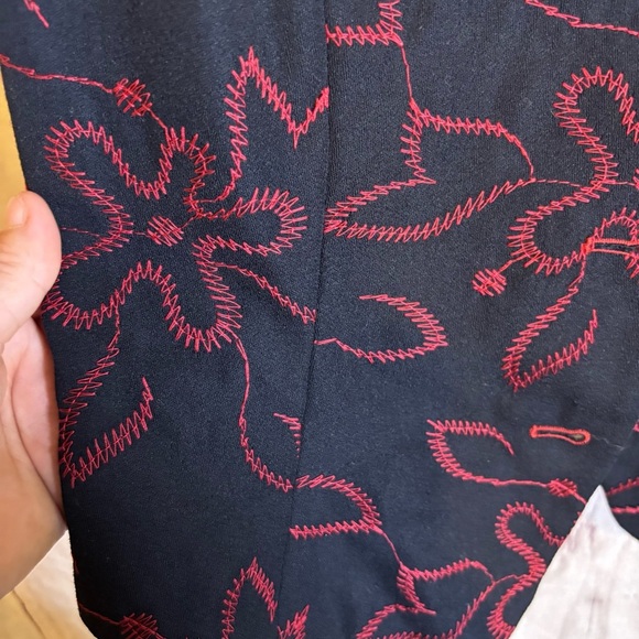 Vintage Sleeveless Black Button Up Vest with Red Floral Embroidery Large - Picture 3 of 6